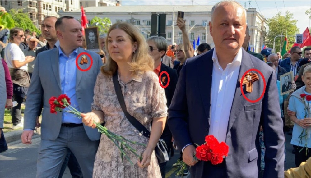 BILANȚ: Amenzi de 590.000 de lei aplicate pentru că au purtat panglica ilegală în piept de 9 mai